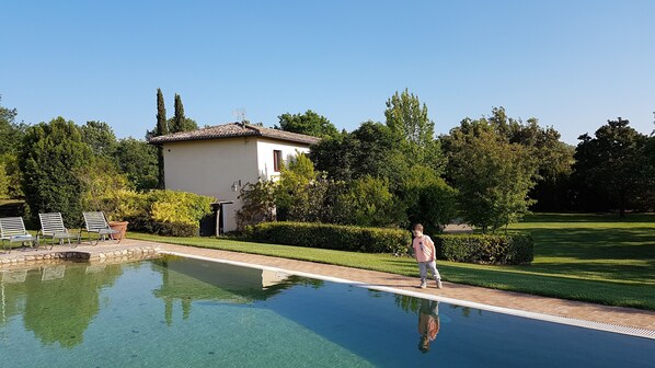 Outdoor pool - Villa degli Oleandri (vitorchiano)