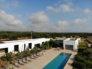 Outdoor pool - Exceptional mix of architecture , nature and luxury (Puglia)
