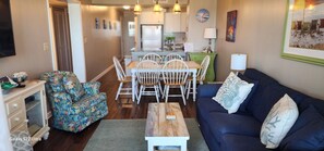 Smart TV, books - Oceanfront! Special rates for July 4-11! (Atlantic Beach)