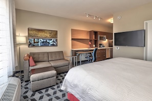 Laptop workspace, iron/ironing board, free cots/infant beds, free WiFi - TownePlace Suites by Marriott Albuquerque Old Town (Albuquerque)