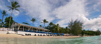 ATTRACTIVE self contained apartment in a 2 storey villa Spacious & well equipped