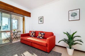 Living area - Estefânia Central Apartment Elevator Wi-fi (Lisboa)