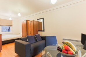 Studio Suite | Living area | Flat-screen TV - Leicester Square One (London)