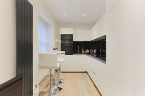 Studio | Private kitchen | Fridge, microwave, oven, stovetop - Leicester Square One (London)