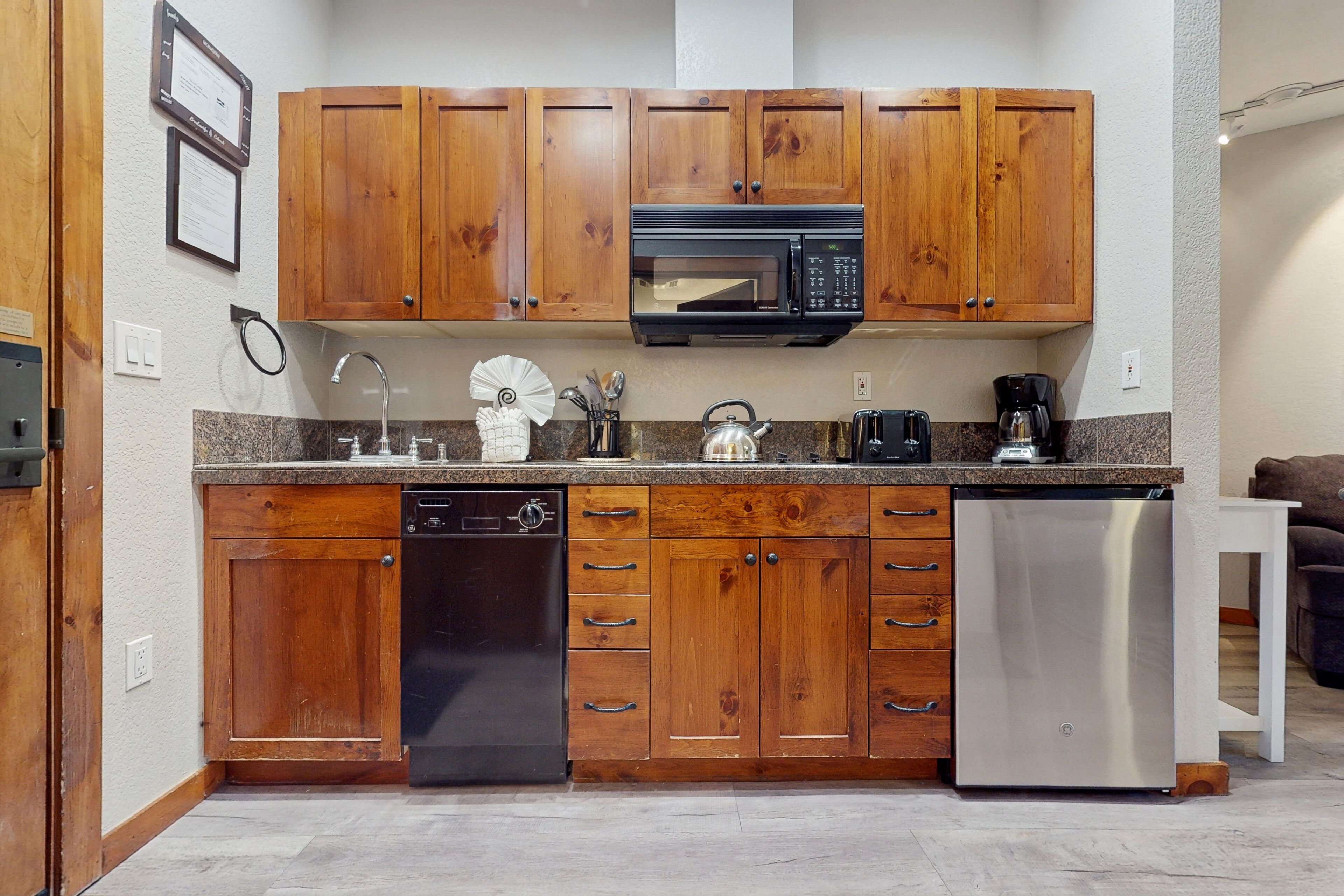 Microwave, stovetop, dishwasher, coffee/tea maker