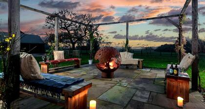 Cart House 4 bedrooms - sleeps 9 guests in 4 bedrooms