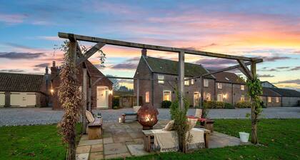 Barn House, Broadgate Farm Cottages - sl 8 in 4 bedrooms