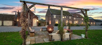 Barn House, Broadgate Farm Cottages - sl 8 in 4 bedrooms