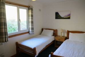 4 bedrooms, travel cot