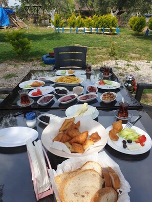 Desayuno completo incluido todos los días