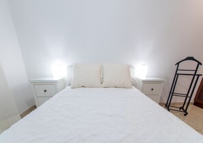 2 slaapkamers, een strijkplank/strijkijzer, gratis wifi, beddengoed