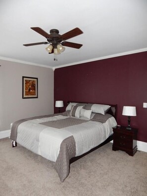 4 Schlafzimmer, Schreibtisch, Bügeleisen/Bügelbrett, kostenloses WLAN