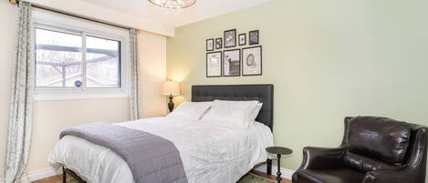 3 makuuhuonetta, silitysrauta/-lauta, Wi-Fi, vuodevaatteet