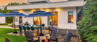 Douglas Modern Villa - Steps to Downtown!