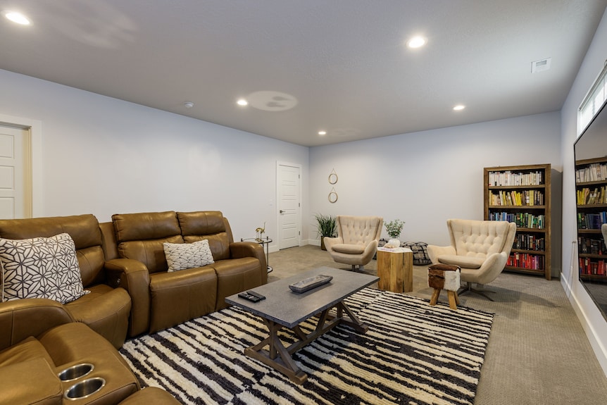 Luxury Ski House, Hot Tub, Fire Pit, Basketball Court, Excellent Beds & Linens. - Sandy, UT