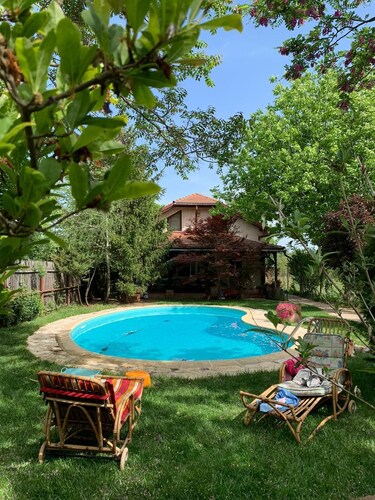 Beautiful fully furnished 2 Bdrm Villa with Pool, Snagov Bucharest Romania  
