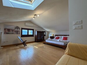 3 bedrooms, travel crib, free WiFi