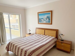 1 bedroom, iron/ironing board, travel cot, free WiFi