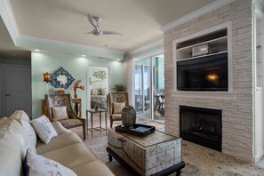 Flat-screen TV - EN SOLEIL 2 bedroom! Renovated unit!! (Panama City Beach)