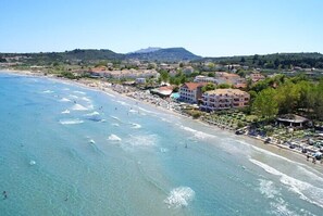 Una playa cerca