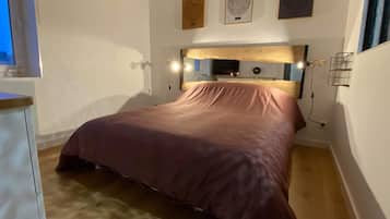 1 Schlafzimmer, Bügeleisen/Bügelbrett, Reisekinderbett, kostenloses WLAN