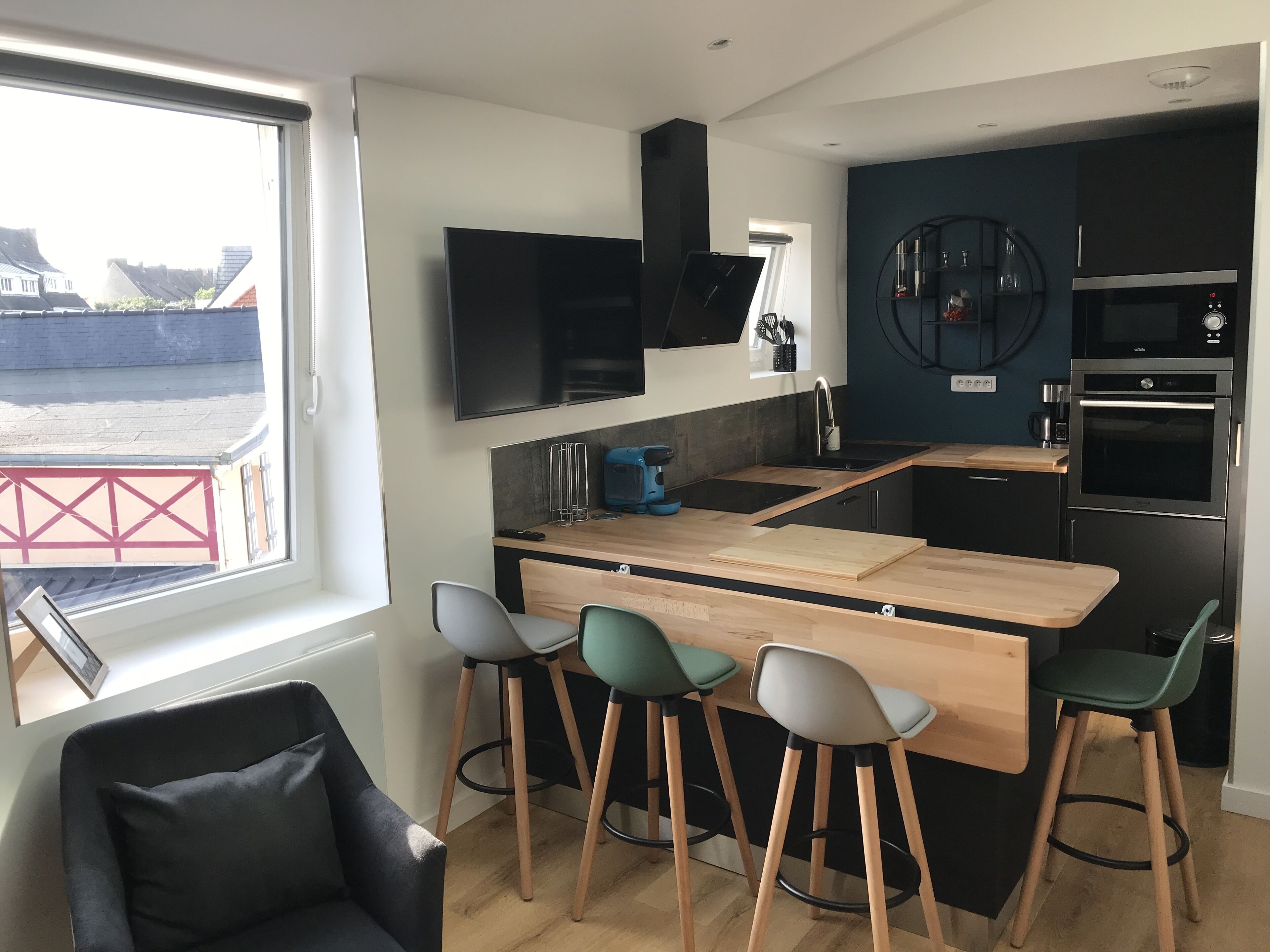 Kühlschrank, Mikrowelle, Ofen, Herdplatte