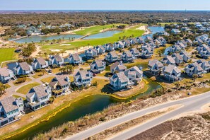 Exterior - Newly updated, desirable Villa next to BHI Club - Discounted Winter Rates (Southport)