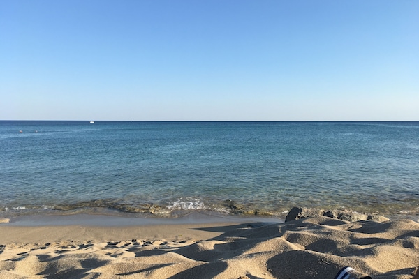 Plage à proximité, chaises longues