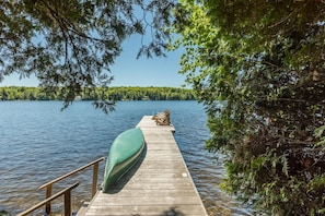 Exterior - Lakeside Charmer an Irresistible Family Cottage on Acton Island! (Muskoka Lakes)