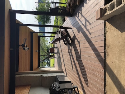 BobCat Cottage lake front home on Grand Lake, OK with dock