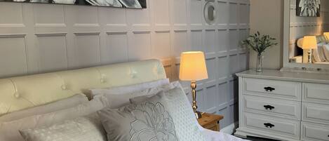 5 bedrooms, free WiFi, bed sheets