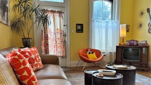 Smart-TV, Netflix, Bücher, Smart Speakers