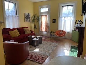 TV connectée, Netflix, livres, enceintes connectées