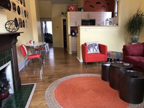 TV connectée, Netflix, livres, enceintes connectées