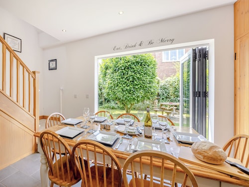 4 bedroom accommodation in Hogsthorpe, near Skegness