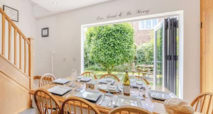 4 bedroom accommodation in Hogsthorpe, near Skegness