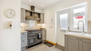 Lave-vaisselle, chaise haute