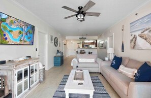 Living area - Ground floor easy access! A127 (Fort Walton Beach)