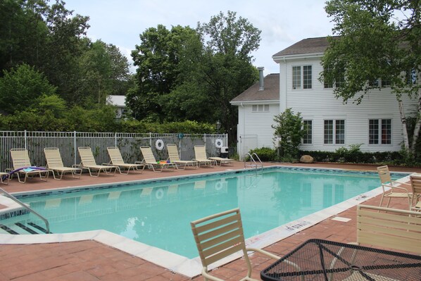 Seasonal outdoor pool, open 9:00 AM to 9:00 PM, sun loungers