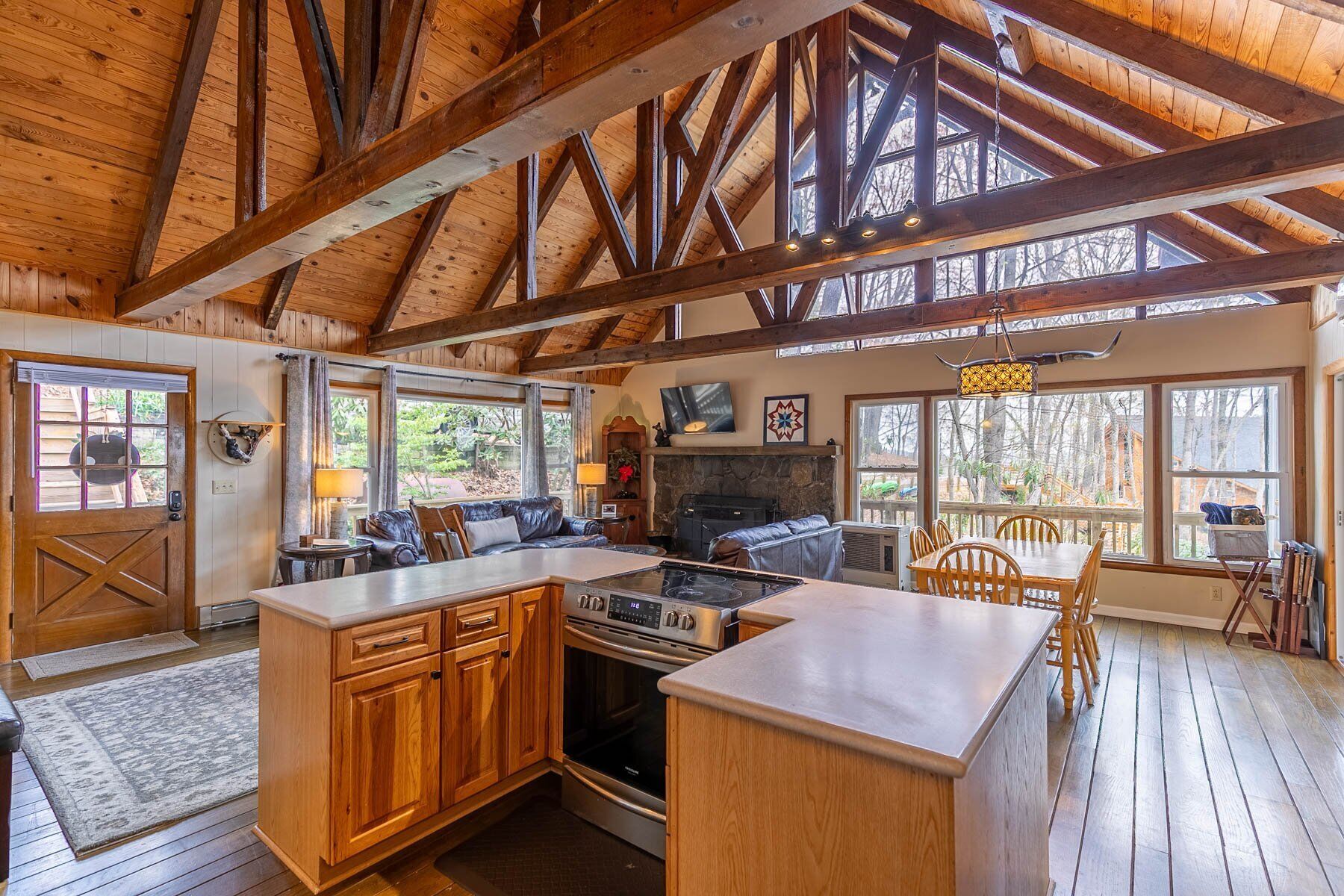 Bear Valley in Fleetwood Falls - Walk to the New River!