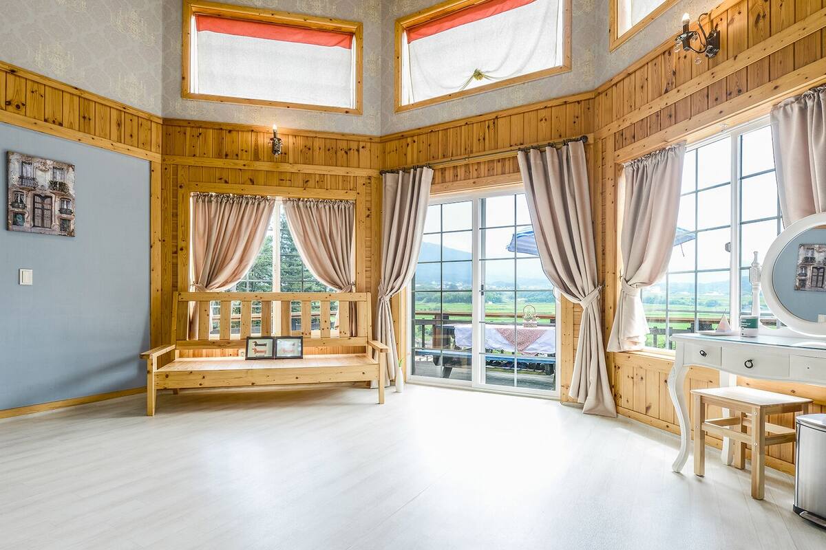 Duplex (203) | Living area | LCD TV