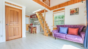 Duplex (204) | Living area | LCD TV - Magic Castle Pet Pension (Gyeongju)