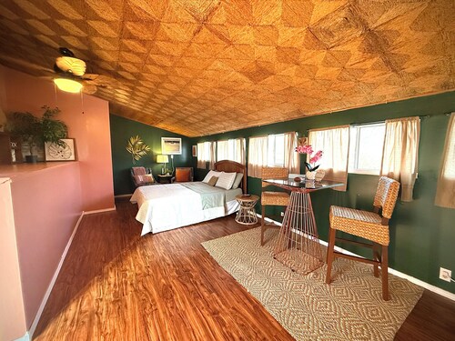 Studio with incredible view minutes from the mall!