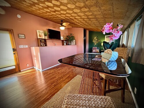 Studio with incredible view minutes from the mall!