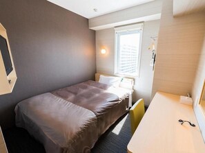 Desk, free WiFi, bed sheets - Super Hotel Tokyo JR Shinkoiwa (Tokyo)