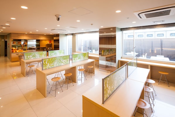 Free daily buffet breakfast