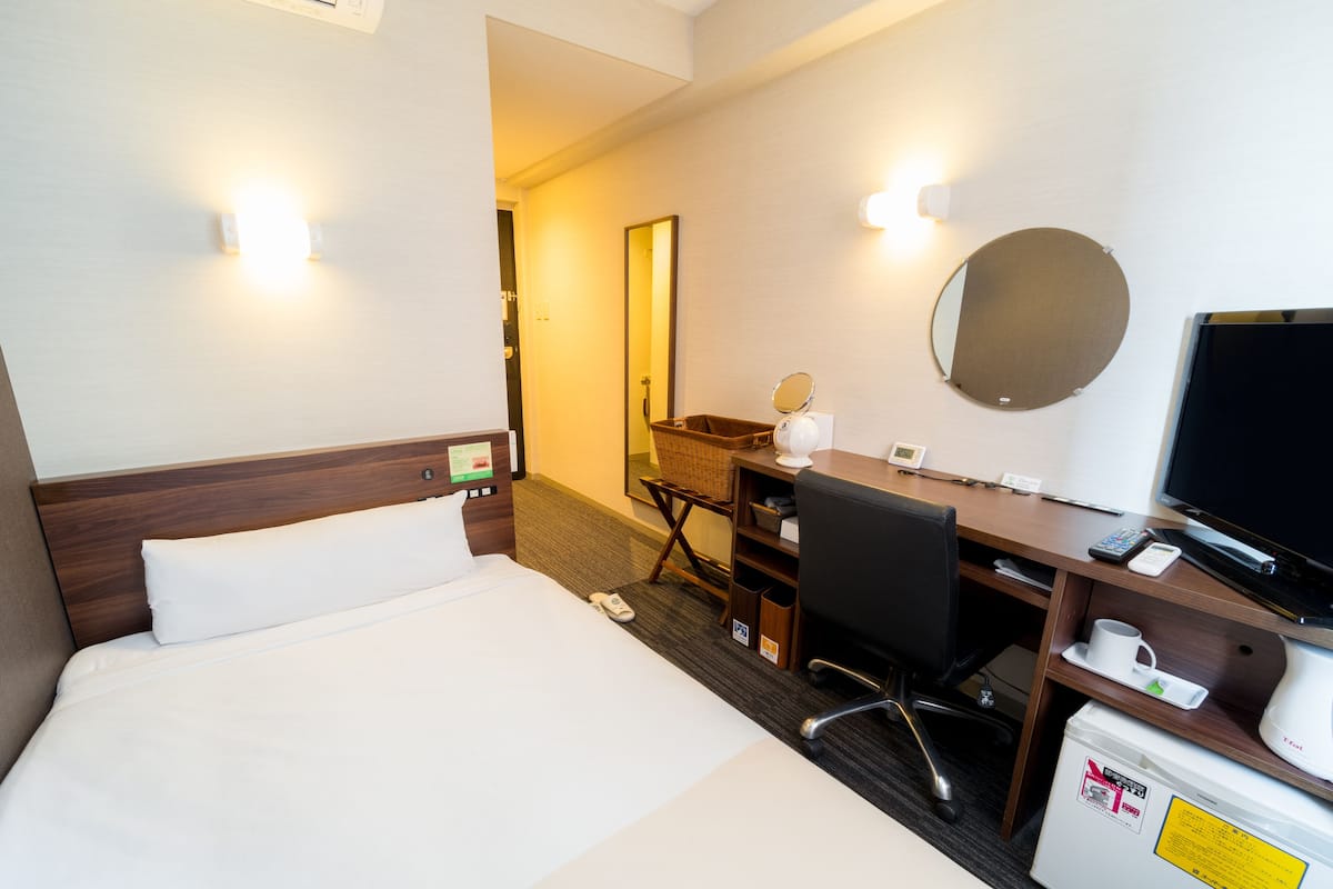 desk, blackout curtains, iron/ironing board, free wifi