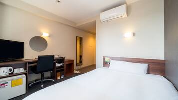 Double Room, Smoking | Desk, blackout curtains, iron/ironing board, free WiFi