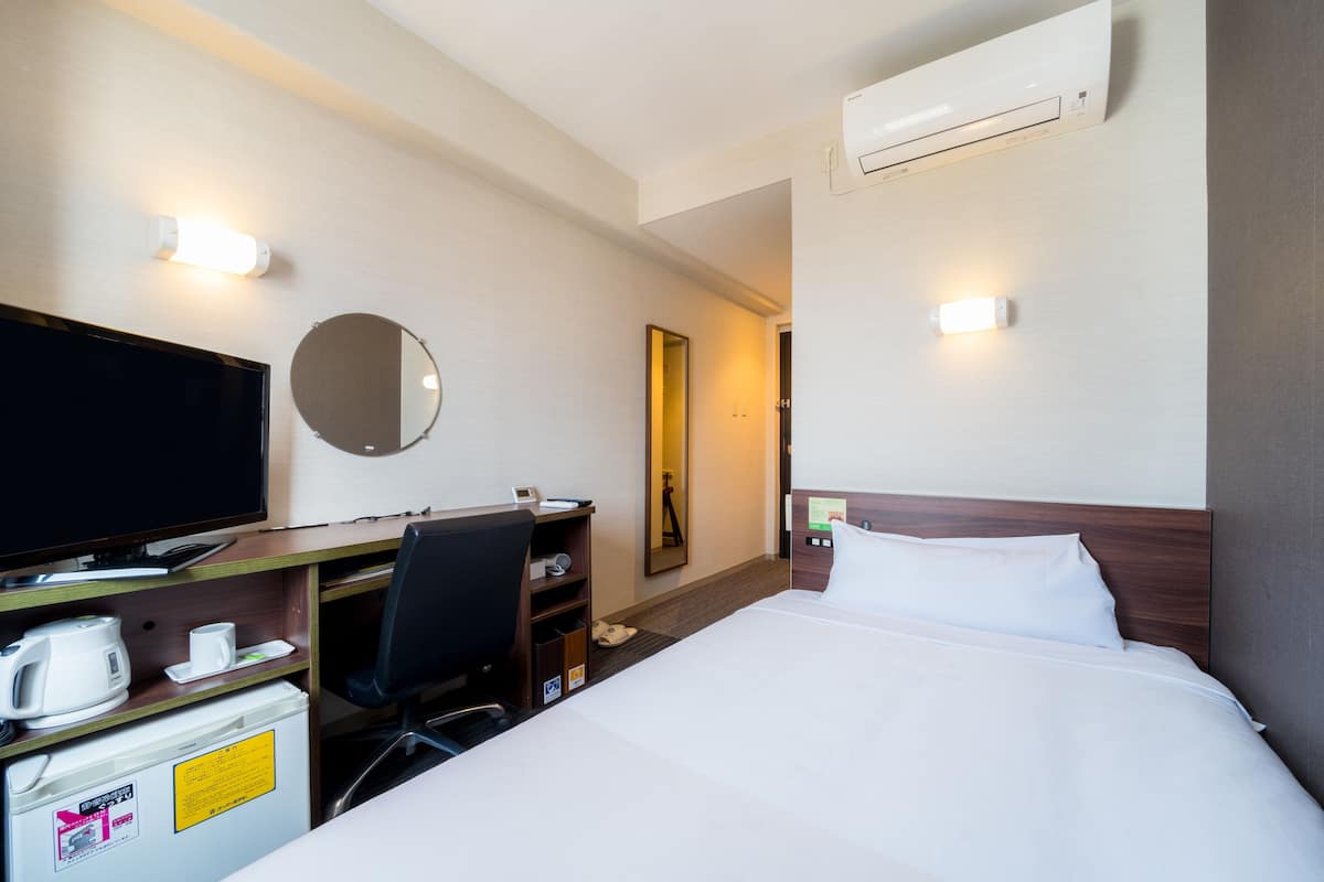 desk, blackout curtains, iron/ironing board, free wifi