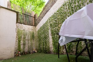 Apartemen, kamar mandi pribadi | Taman
